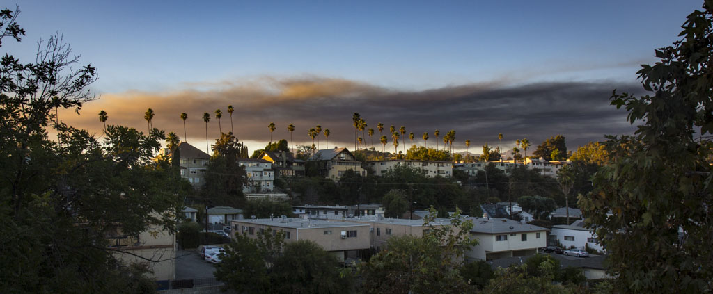Thumbnail for Smoke from Griffith Park fires cover South Pas
