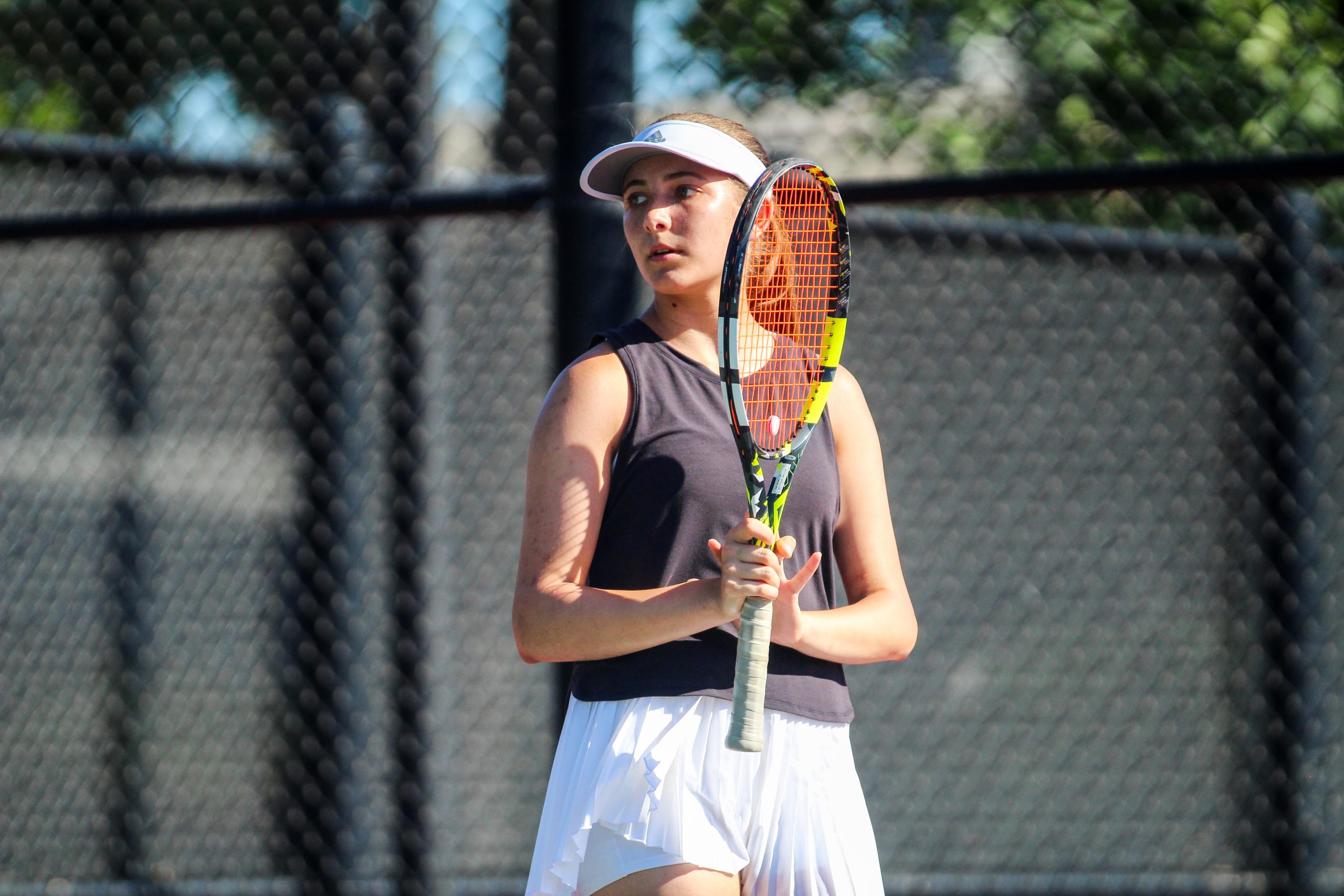 Tennis bested by La Cañada in league match