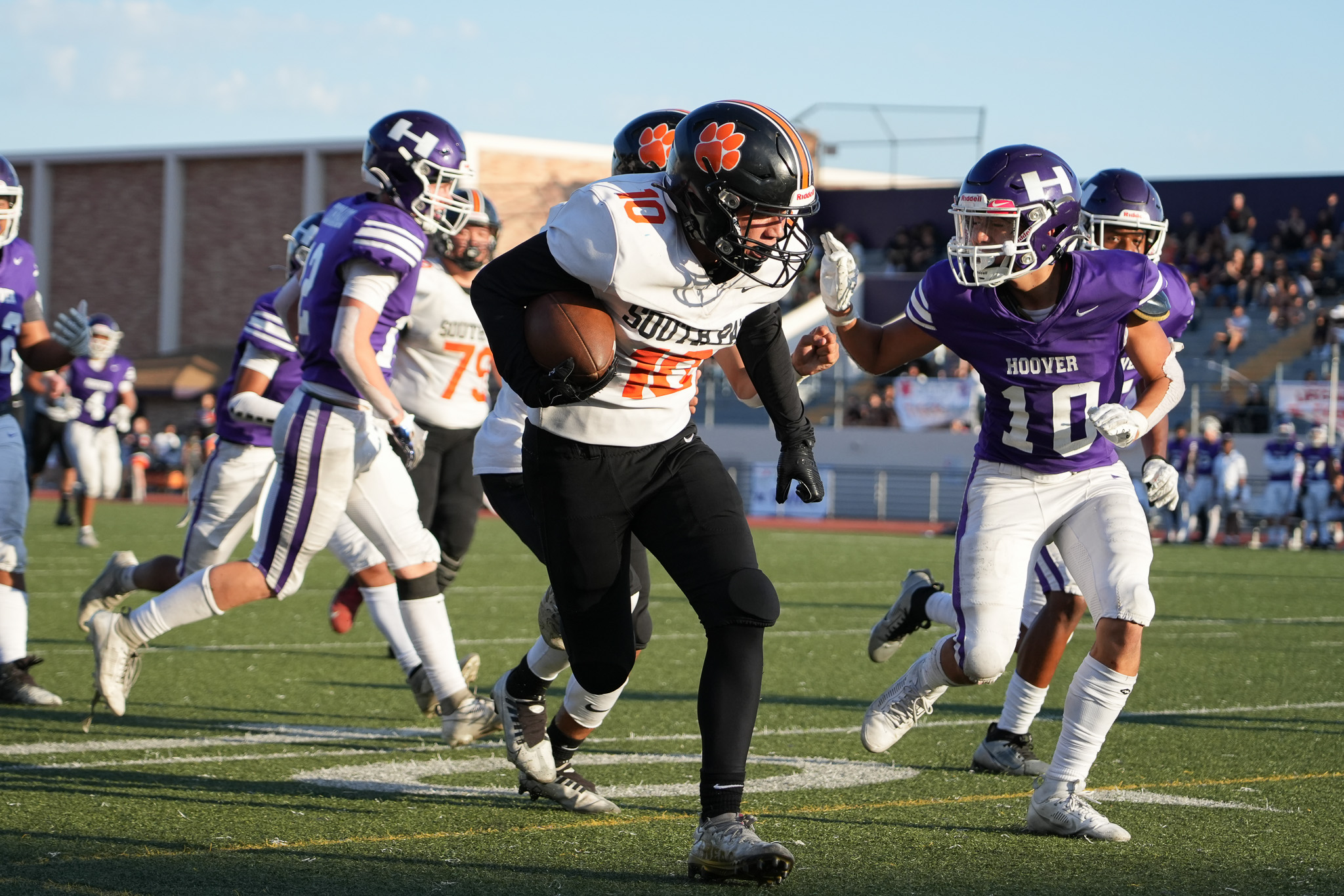 Football preserves win streak after pummeling Hoover in penultimate non-league game