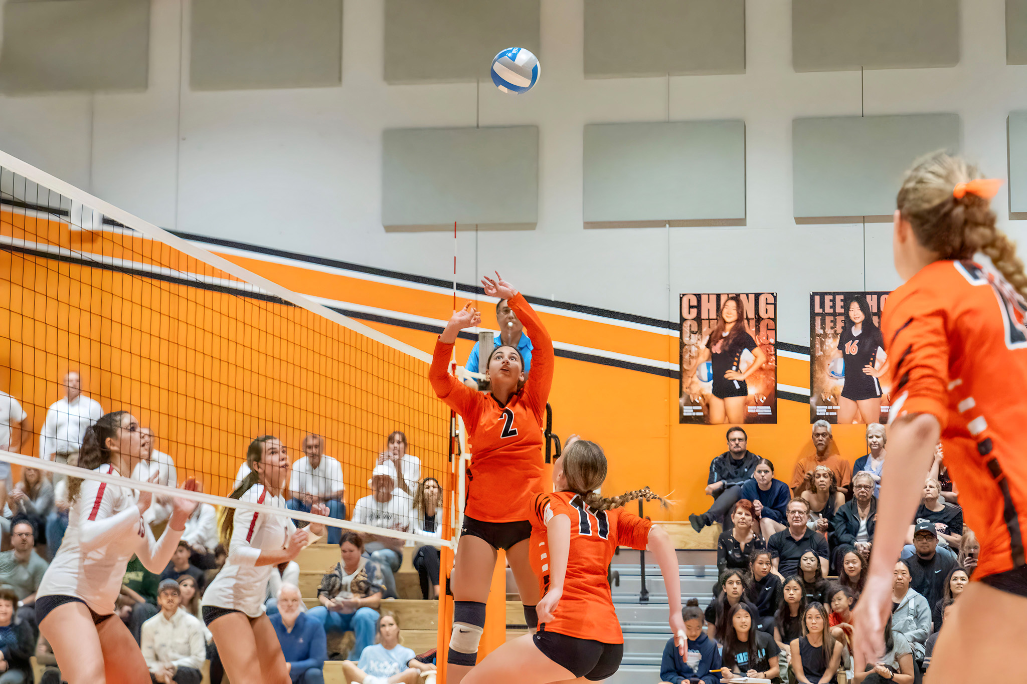 Girls volleyball sweeps La Cañada, taking down the Spartans for the first time in five years 