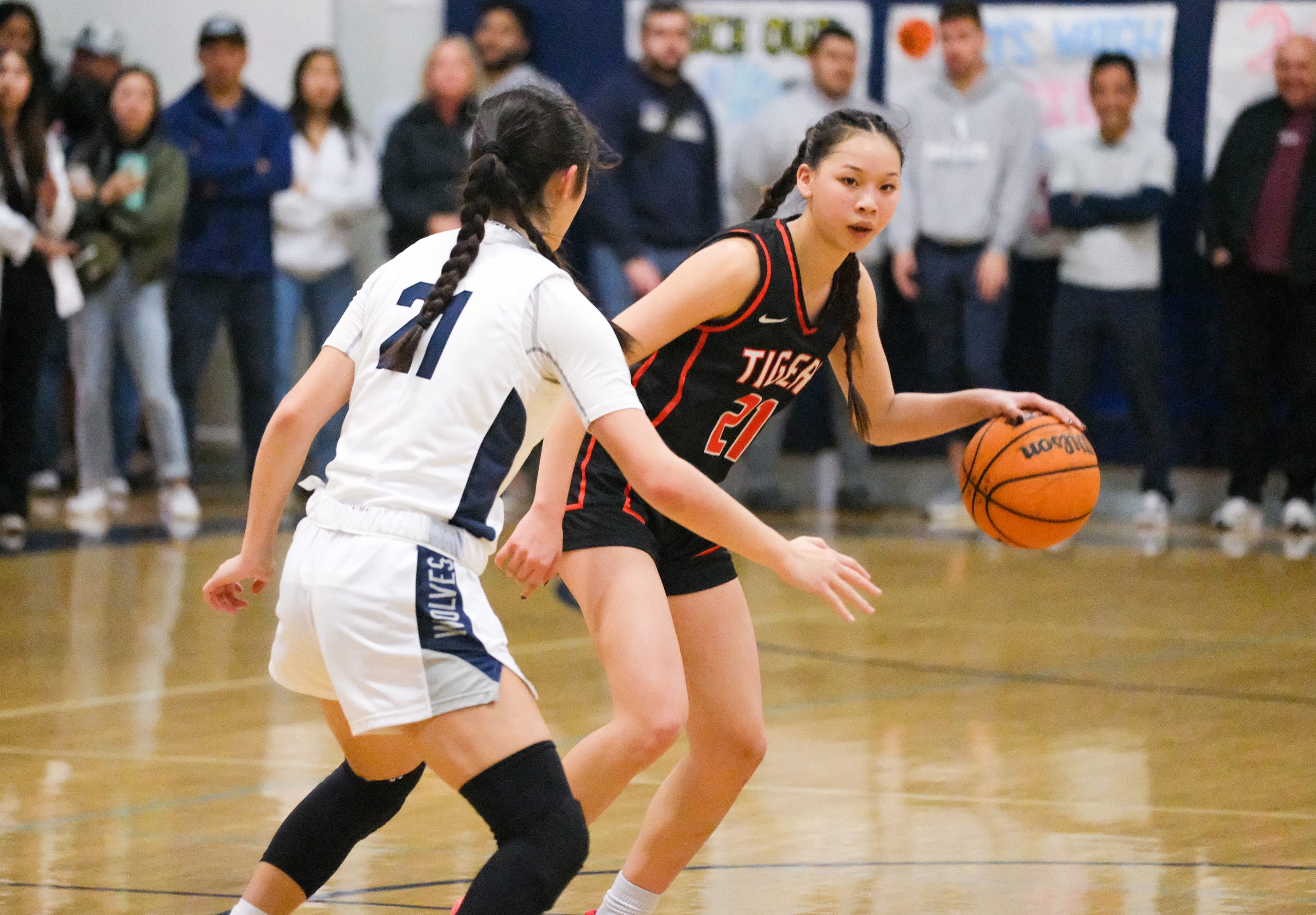 Girls’ basketball defeats Flintridge Prep with momentous comeback