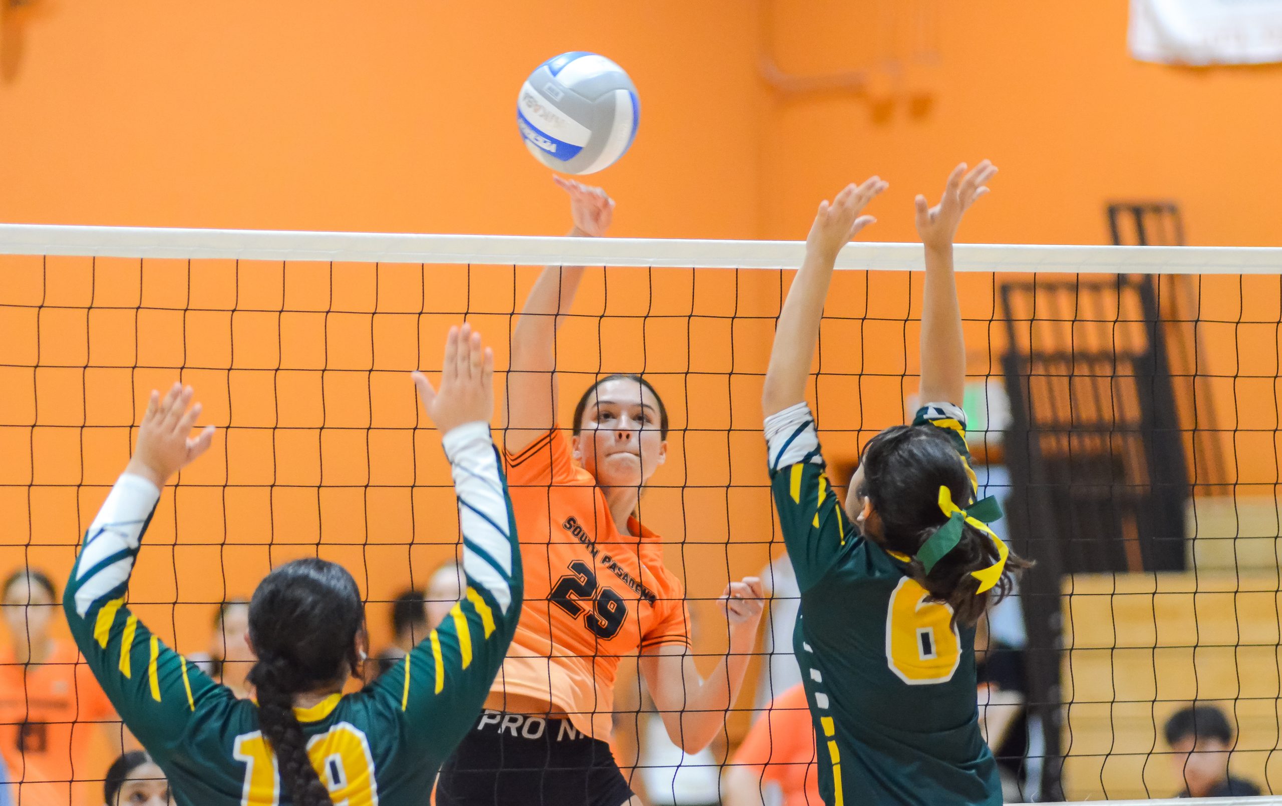 Girls’ volleyball destroys Blair 25-5, 25-10, 25-14