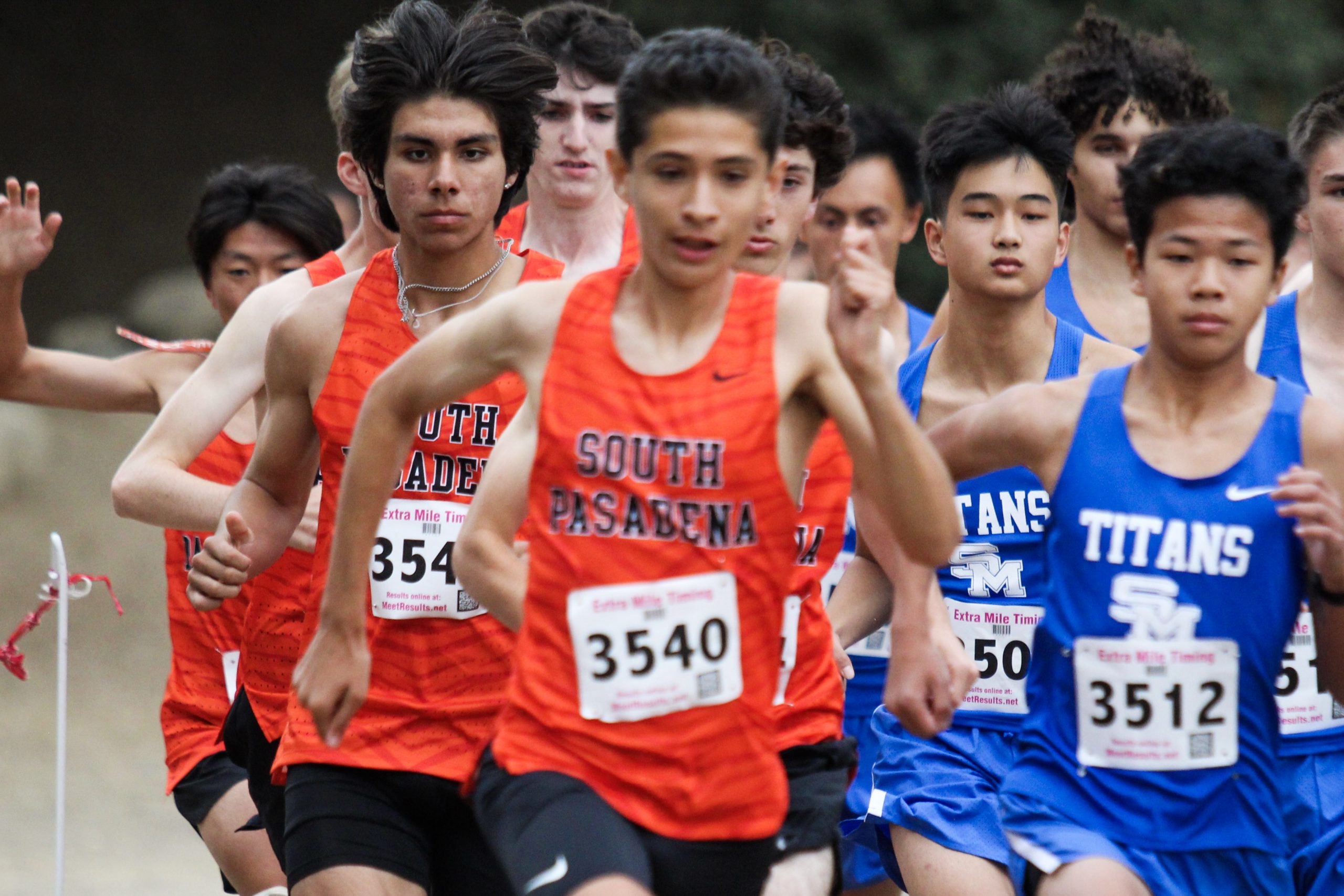 Cross country wins sweeping victory at first league meet