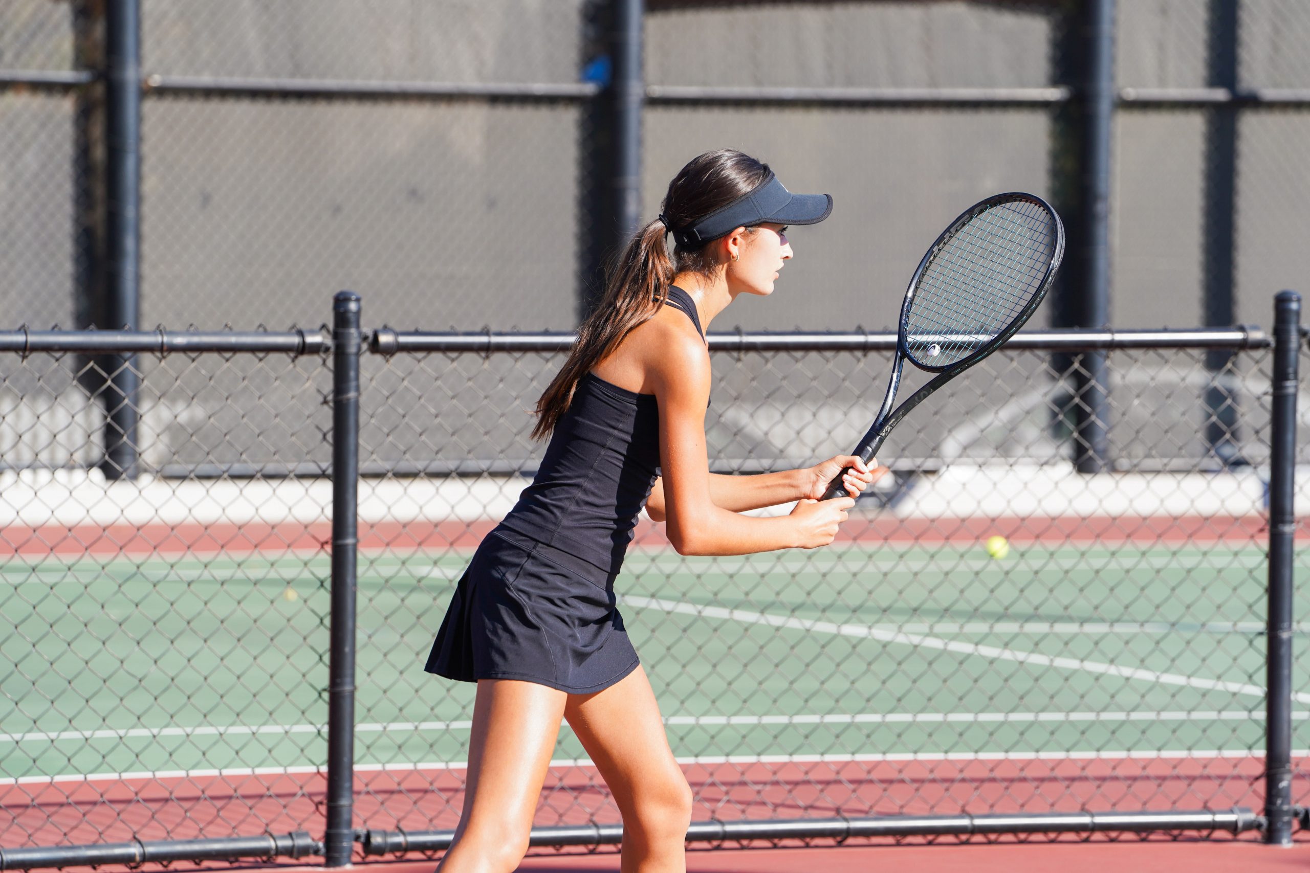 Girls’ tennis triumphs over La Cañada 14-4