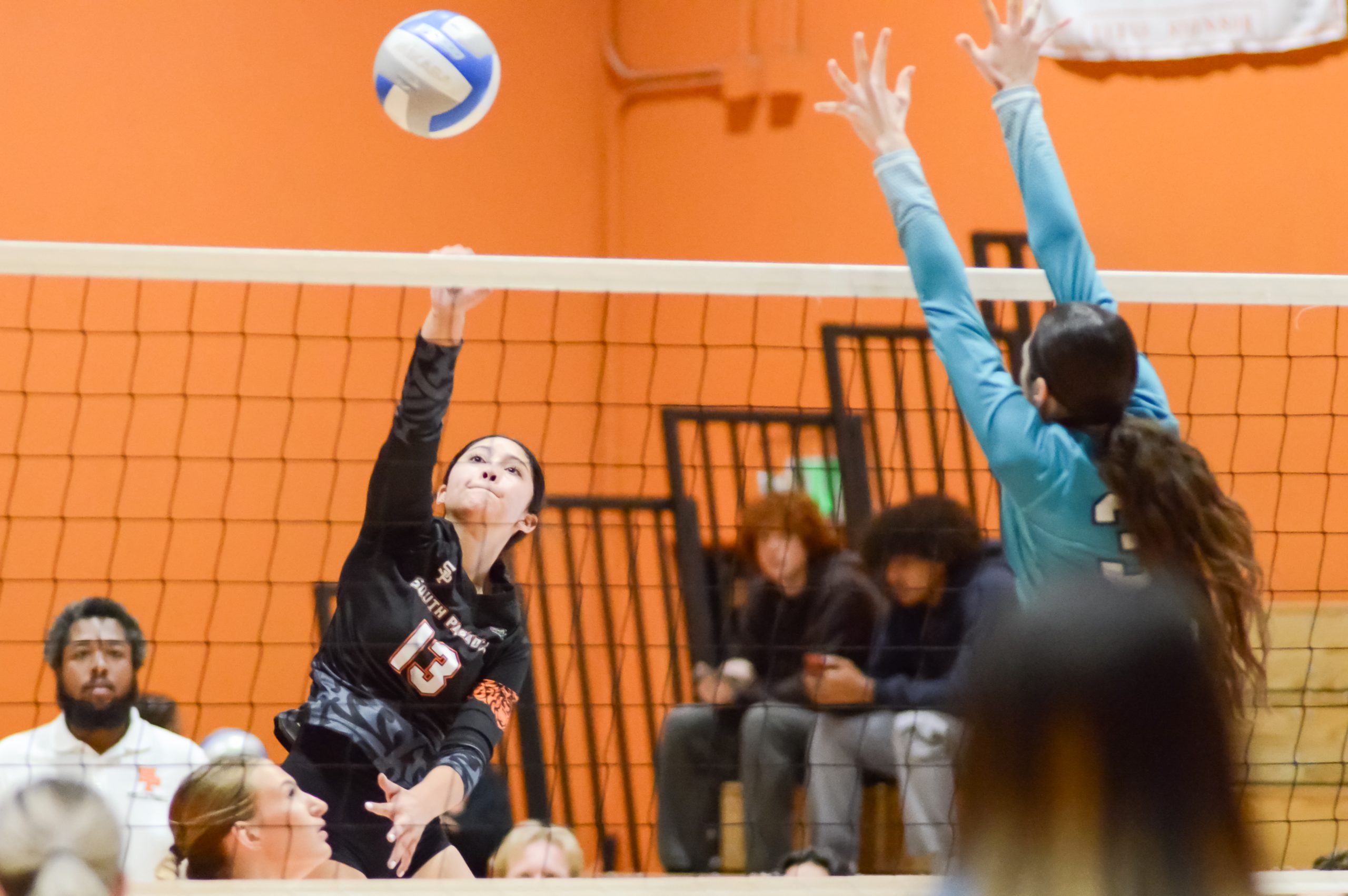 Girls’ volleyball defeats Sultana 3-0 in CIF Quarter Final, qualifies for Semis
