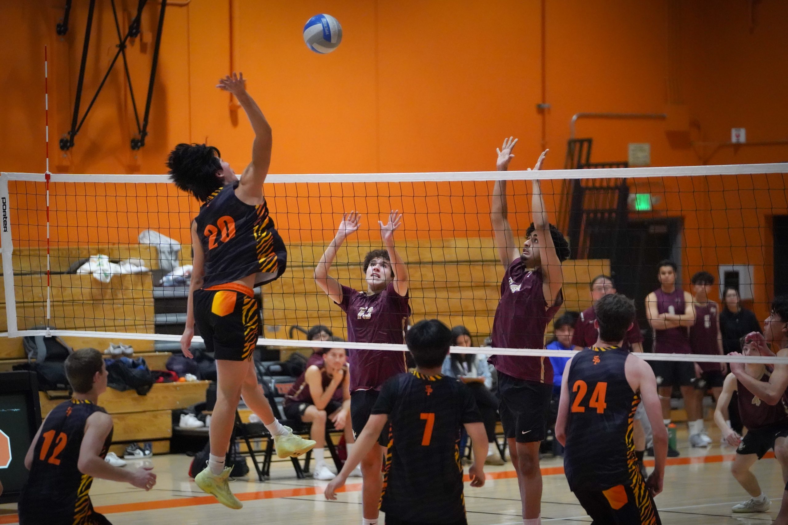 Boys’ volleyball narrowly overcomes Bellflower in five-set preseason match