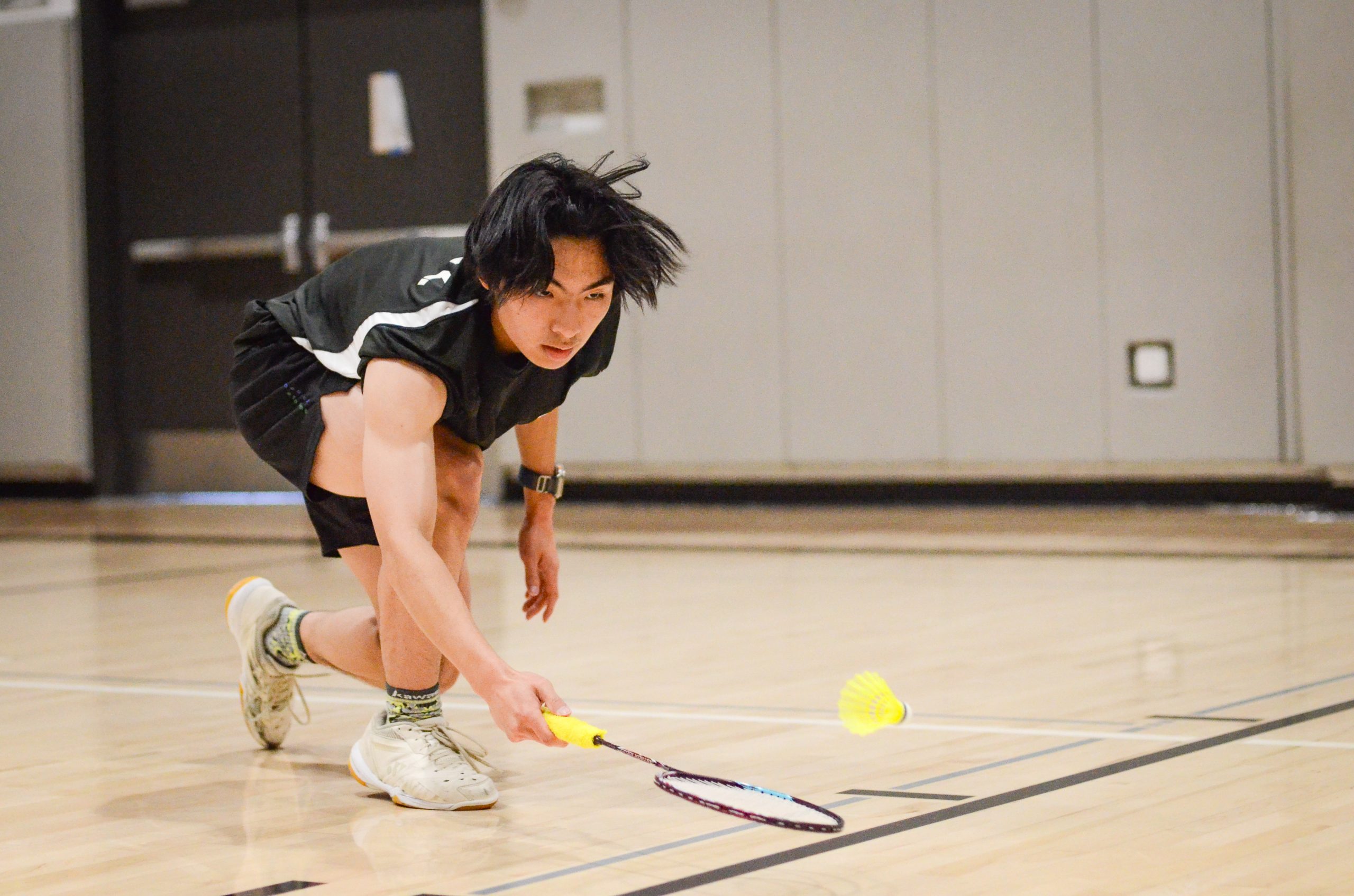 Badminton beats Mark Keppel 12-9