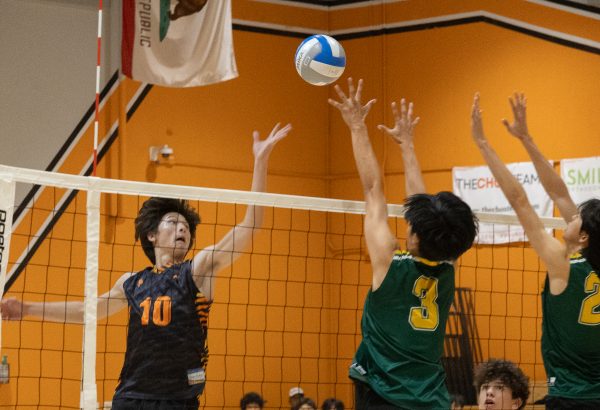 Boys’ volleyball crushes Temple City in league opener